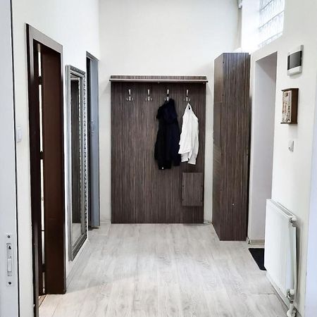 Simi Central Apartment Oradea Luaran gambar