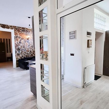 Simi Central Apartment Oradea Luaran gambar